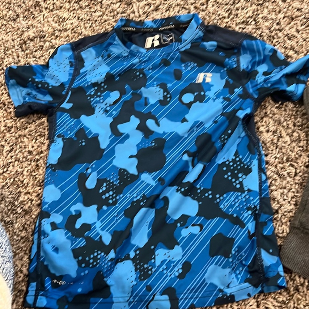 Russel xs shirt